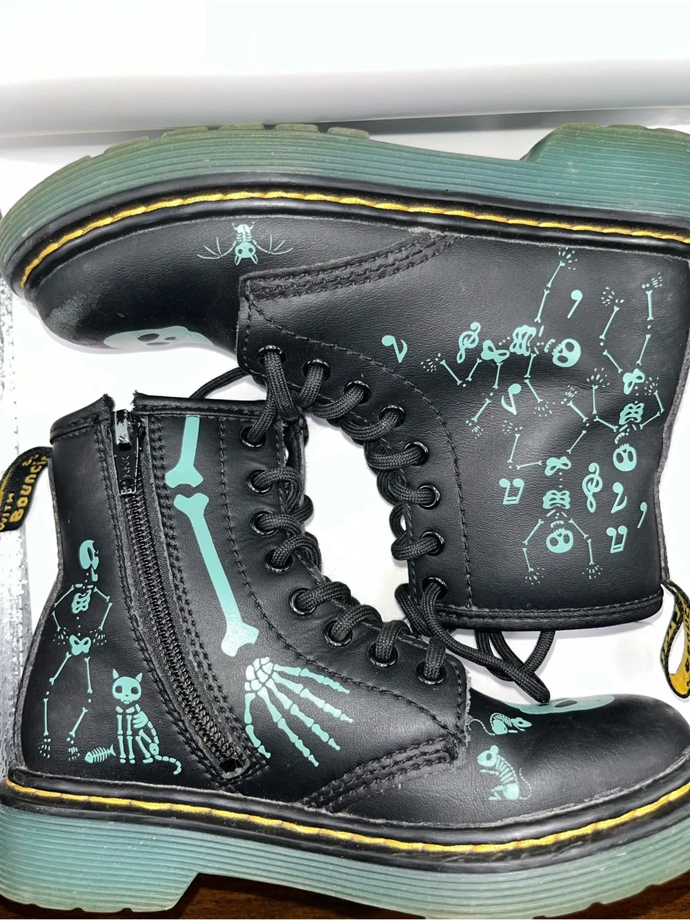 JUNIOR 1460 SKELLY PRINT LEATHER LACE UP BOOTS SIZE 12